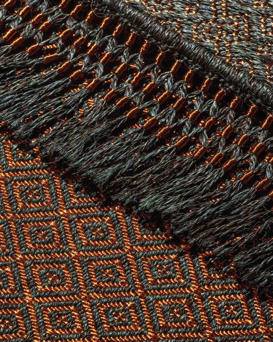 A Study in Contrast: Matte and Shine in Design