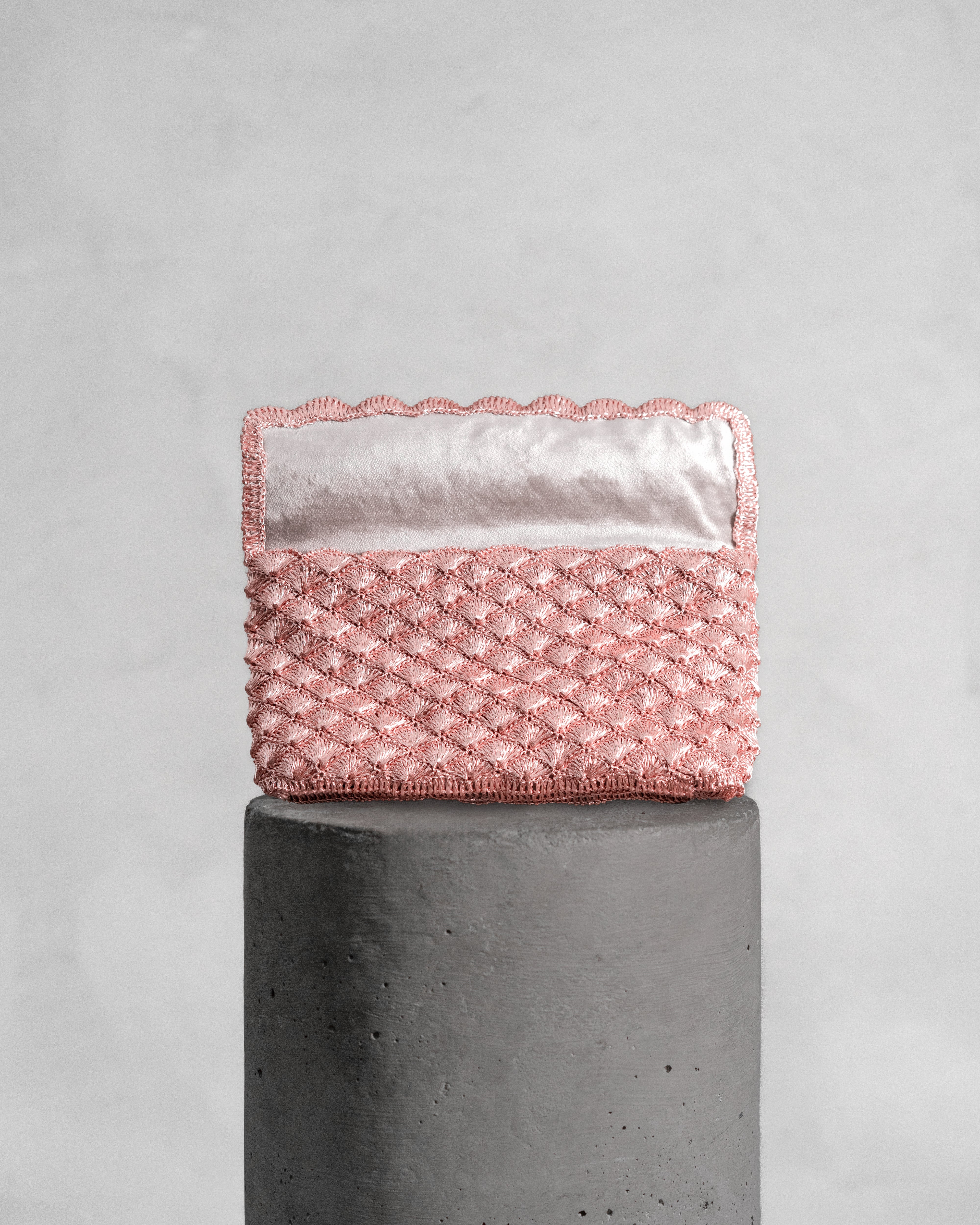 SEASHELL CLUTCH - ROSE GOLD