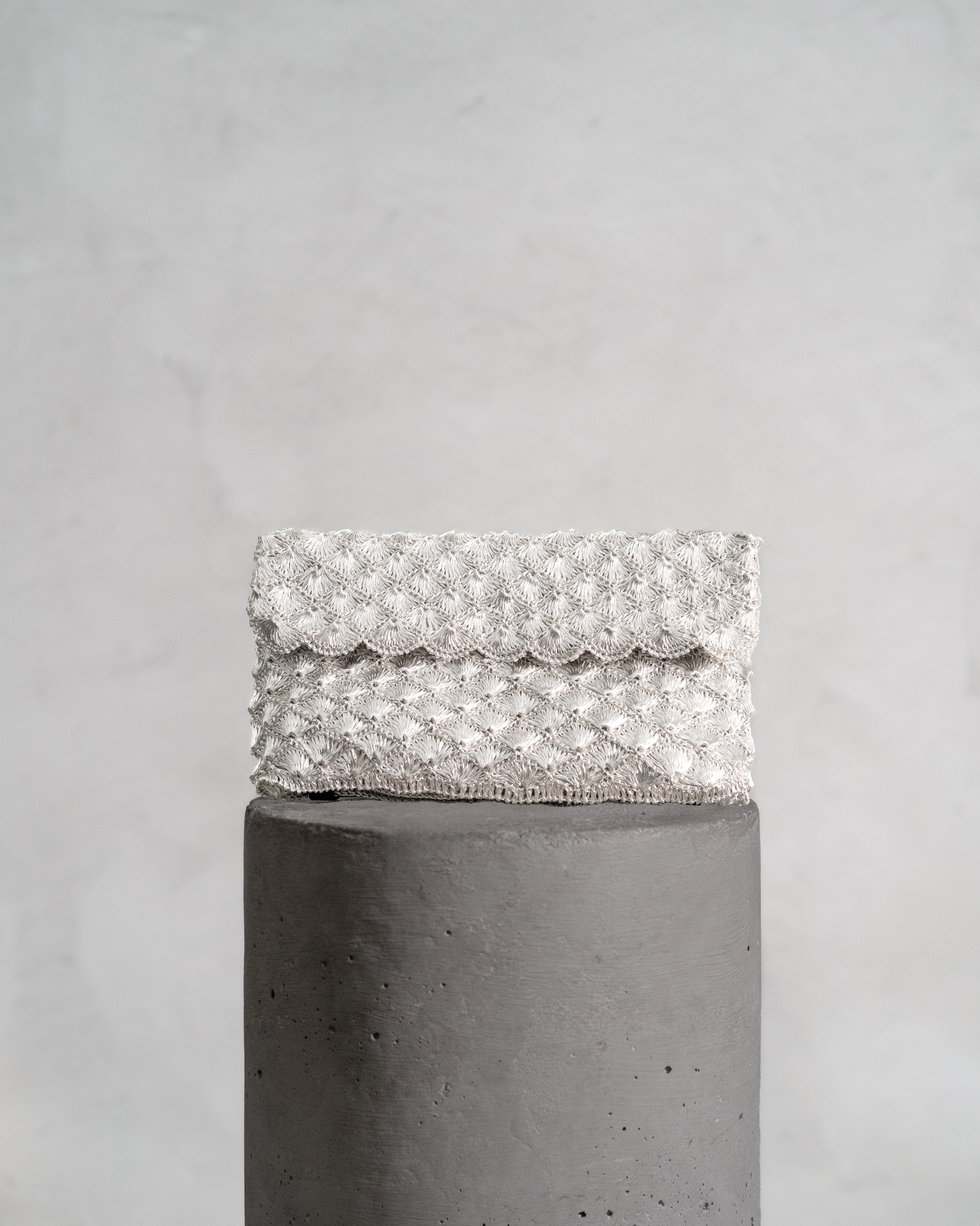 SEASHELL CLUTCH - SILVER