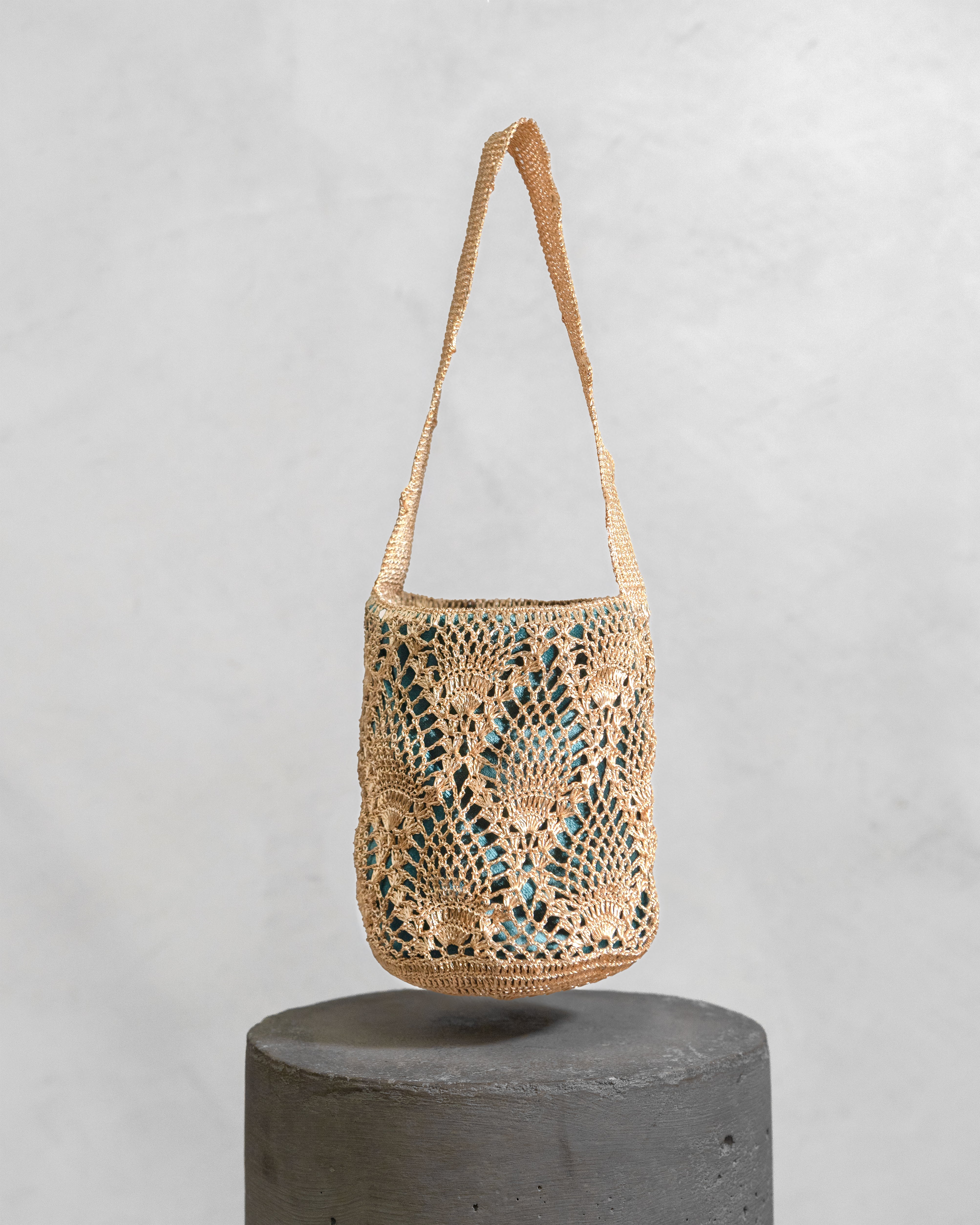 PINEAPPLE MOCHILA - GOLD & EMERALD LINING