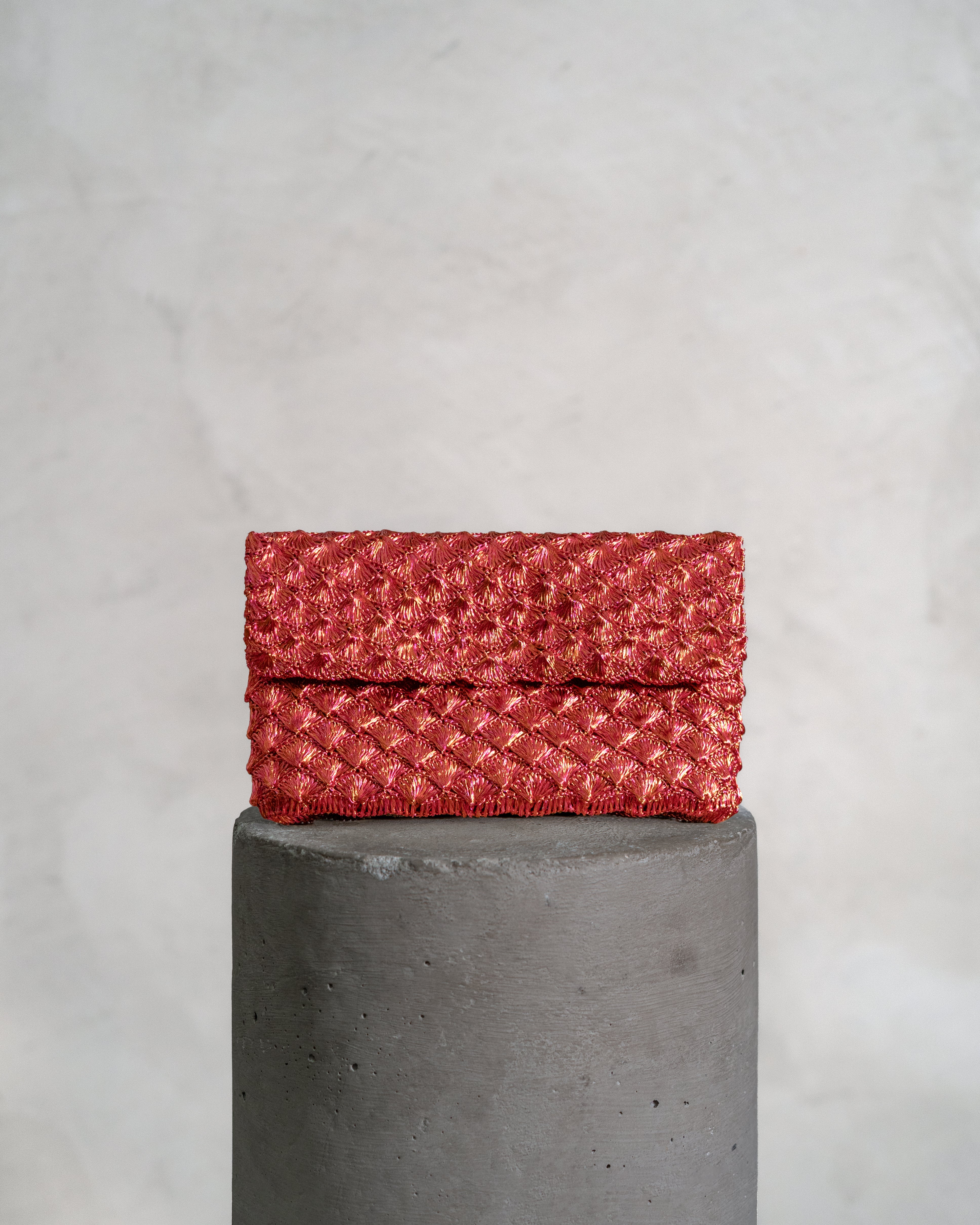 SEASHELL CLUTCH – COPPER & MAGENTA