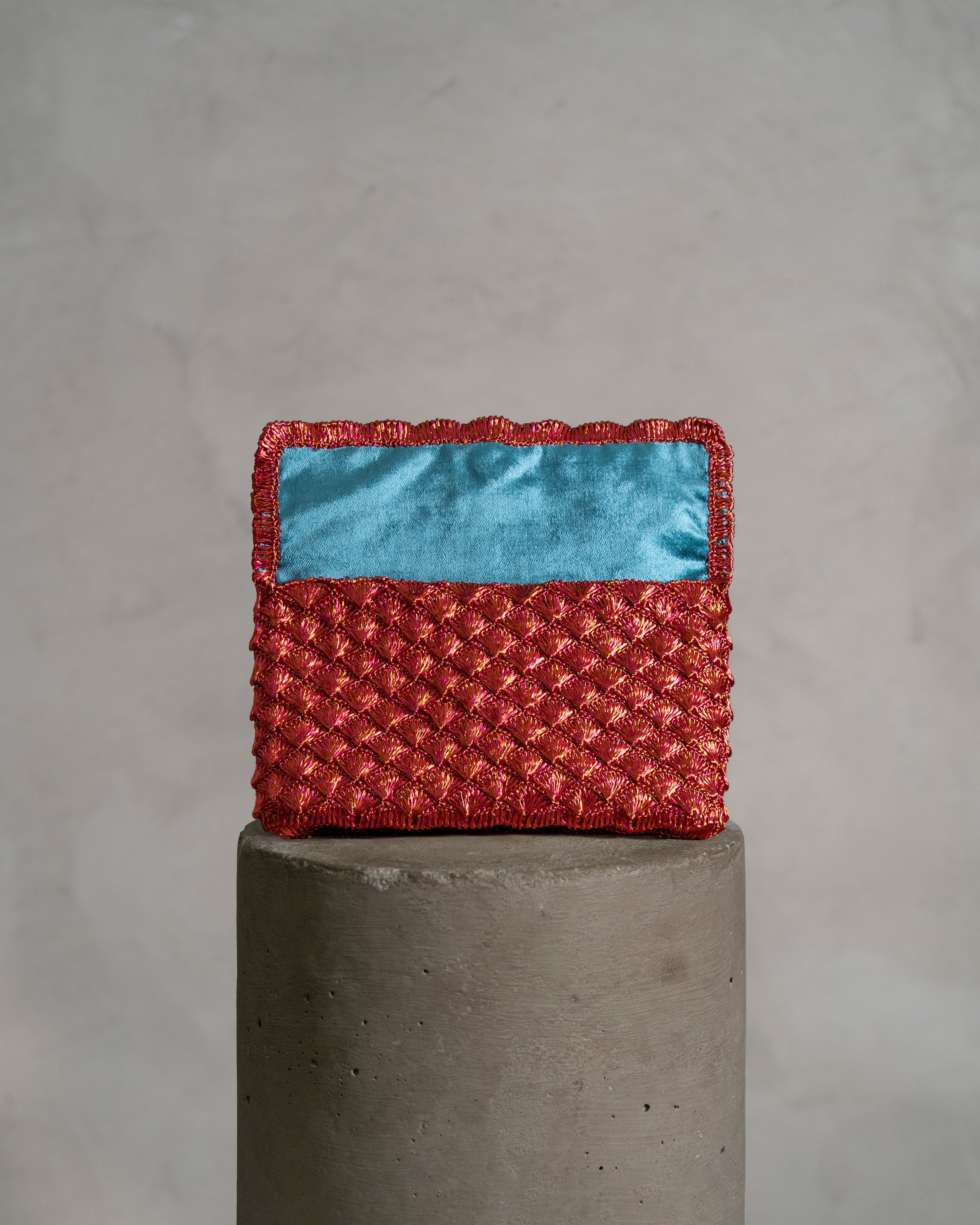 SEASHELL CLUTCH – COPPER & MAGENTA