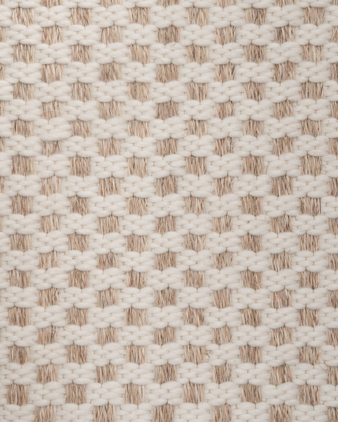 KANASPI WEAVE RUG IN FIQUE FIBER AND API ALPACA