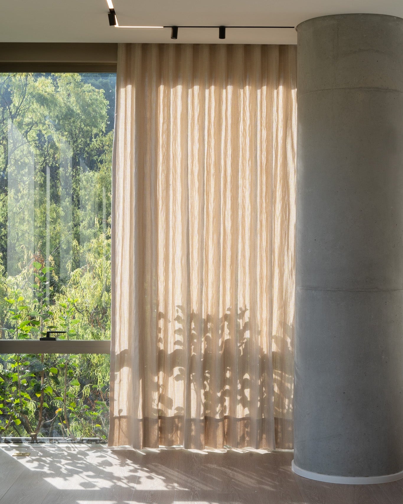 SIERRA WEAVE - Plantain Fiber and Pearl Silk