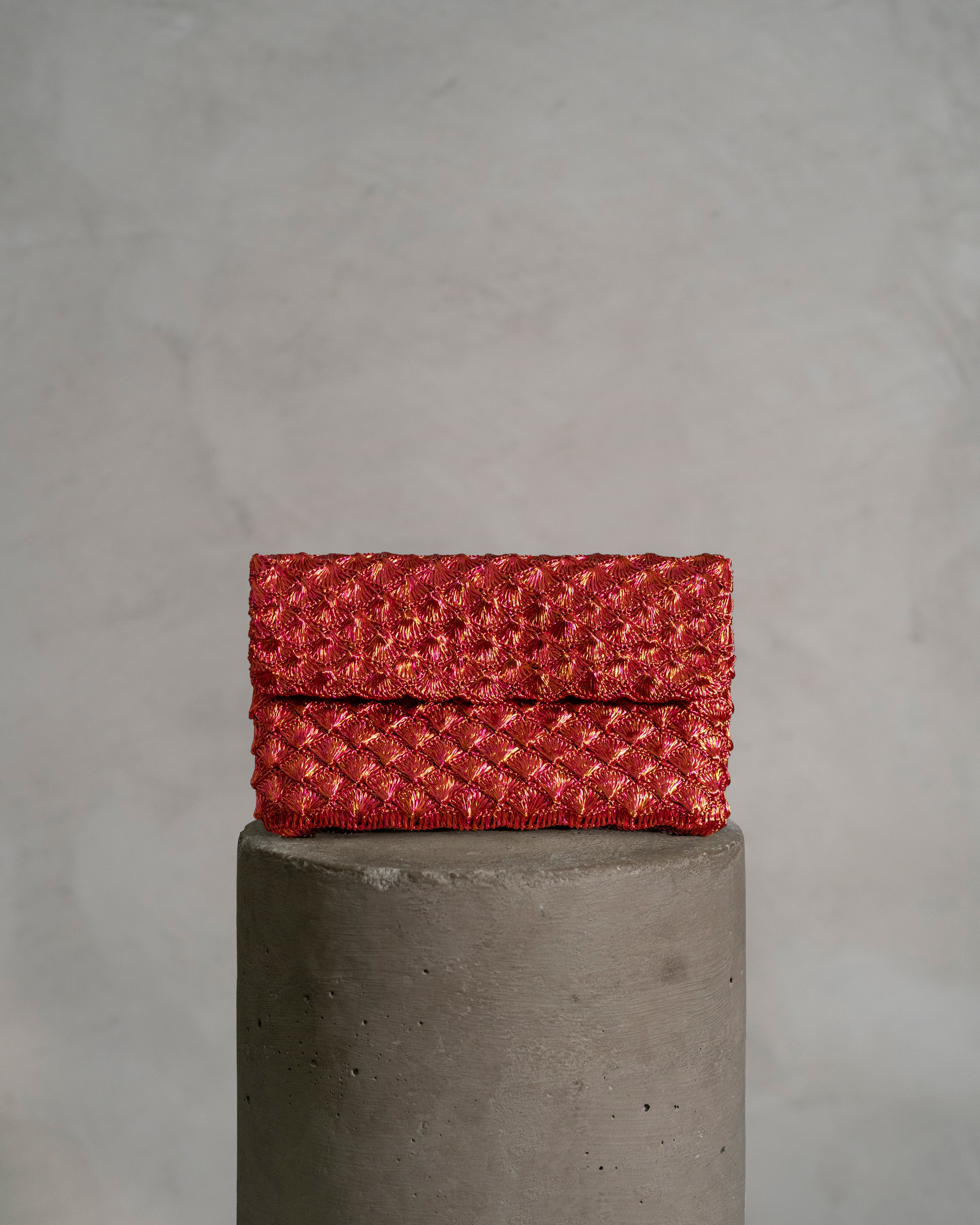 SEASHELL CLUTCH – COPPER & MAGENTA