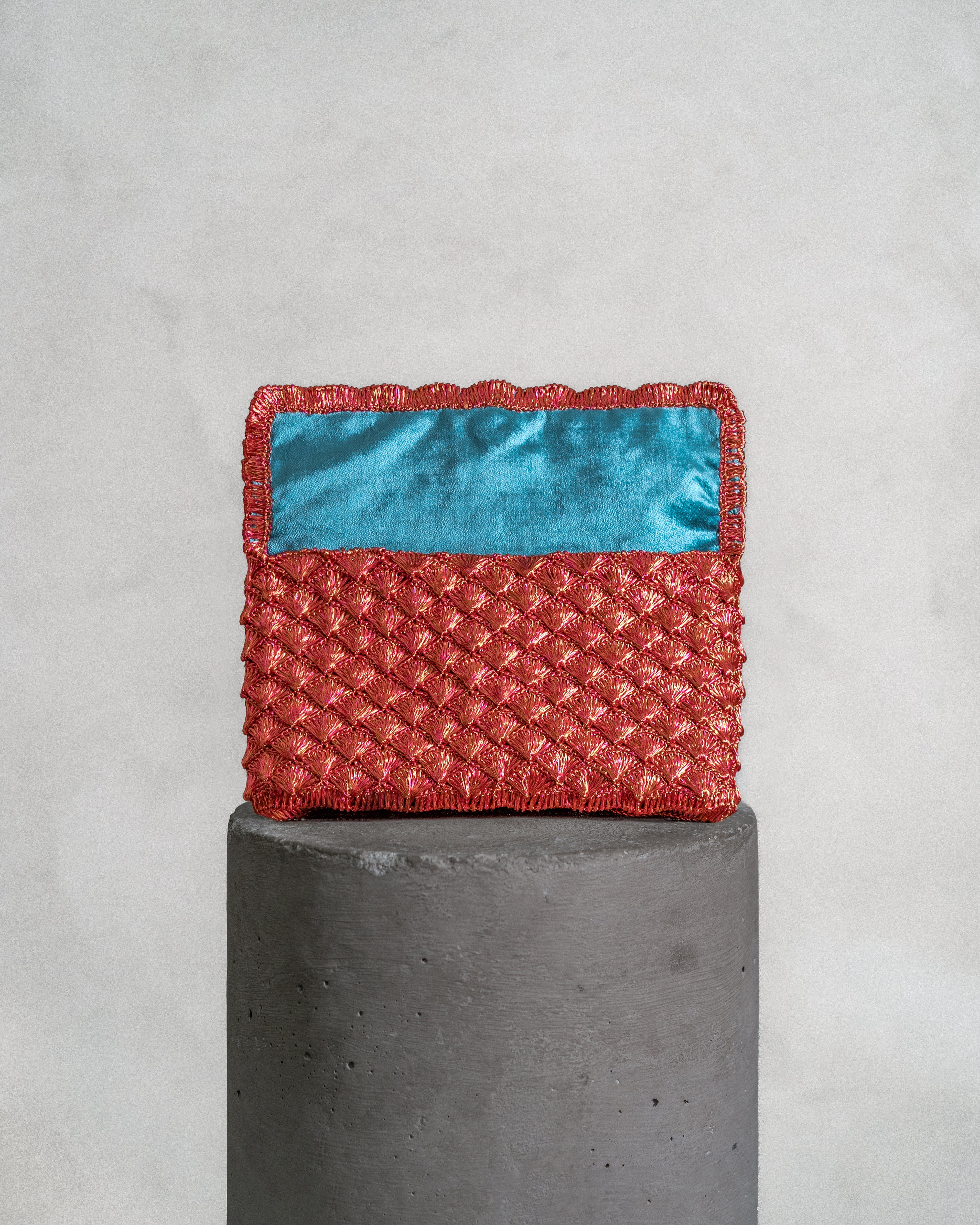 SEASHELL CLUTCH – COPPER & MAGENTA